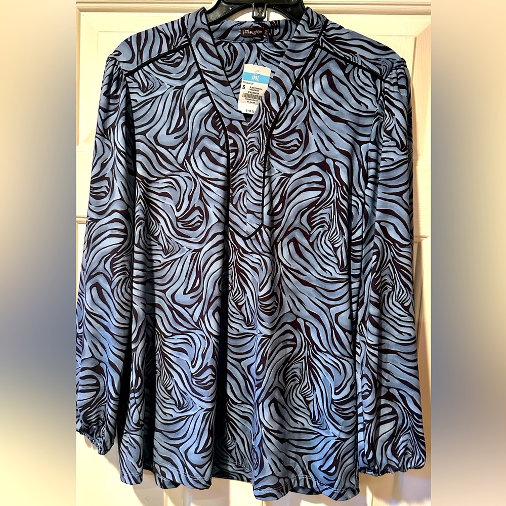 Woman’s small J. McLaughlin new black and gray swirl blouse